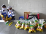Cận cảnh quy trình giết mổ hiện đại gà đồi Yên Thế